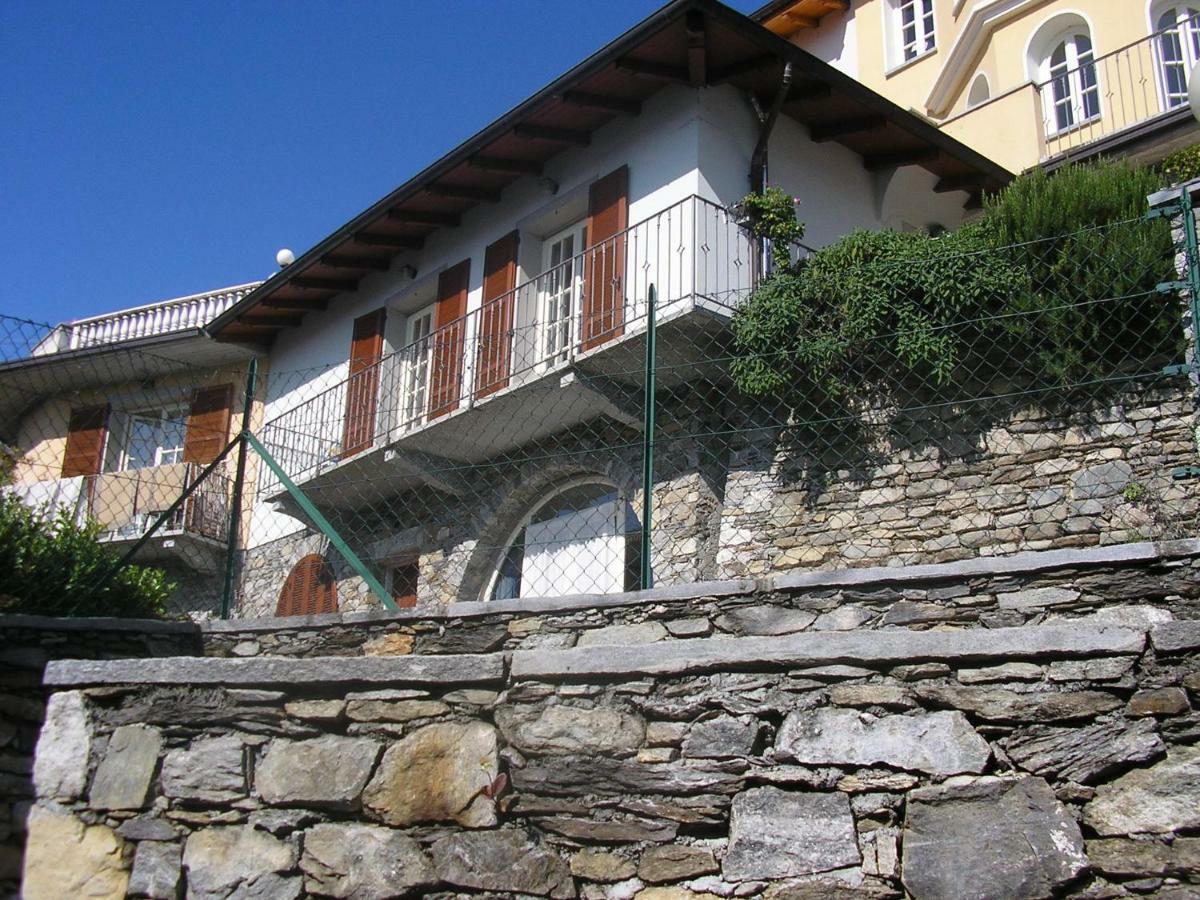 Appartamento Porto 2 Cannero Riviera Luaran gambar